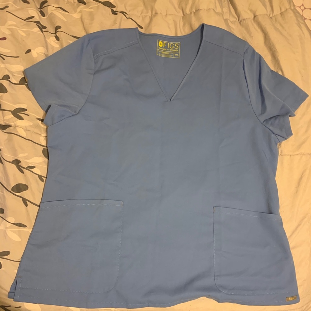 FIGS SCRUB TOP with pockets